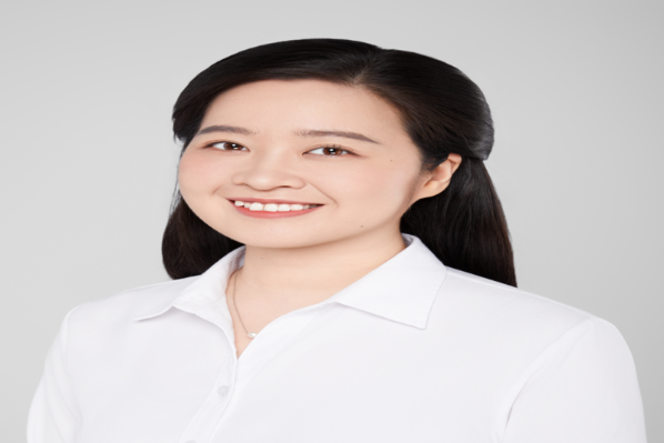 Duyen Nguyen Headshot